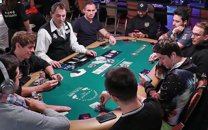 Tìm hiểu về các vị trí trong bàn Poker